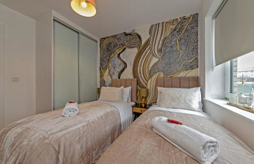 SUPERIOR AIRPORT SUITE, FREE Parking, Stylish, BALCONY, Two Bathrooms, Close To Airport, Station & Centre - Foto 10