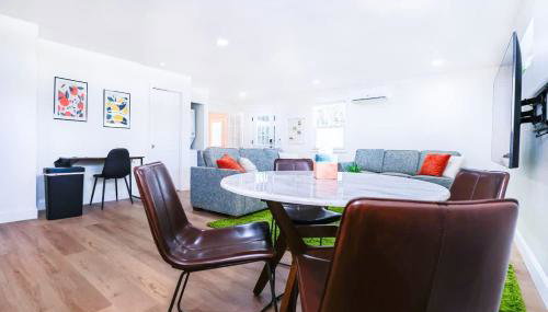 StylishAptWtrGrdnOppLake&Prk&Yrd - Foto 5