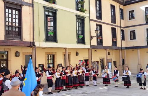 Oviedo desde el corazón de la ciudad VUT-6684-AS - Foto 47