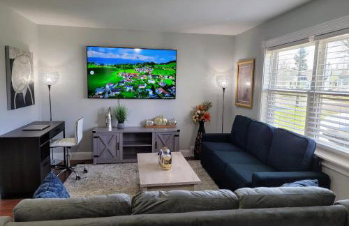 Nice house with private parking, king bed fenced yard - Foto 39