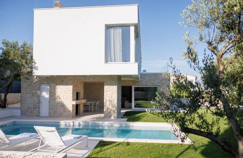 Villa Olea 2024 Heated Pool -Sauna -400 m beach - Foto 1