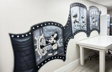 Disney Princess and Heroes Apartment Accessible - Foto 65