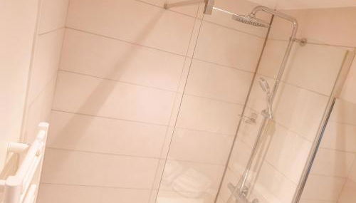 Spacieux Appartement au Calme 15min sud de Lyon proche Métro et Gare Confluence Aquarium Gerland - Foto 5