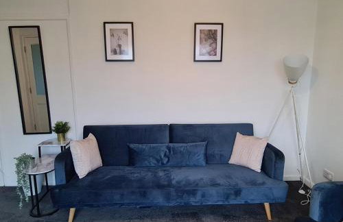 6 bed, sleeps 8, 1 Mile from New Cross Hospital, 10 mins from M6 Jct 10 & M54 Jct 1 - Foto 3