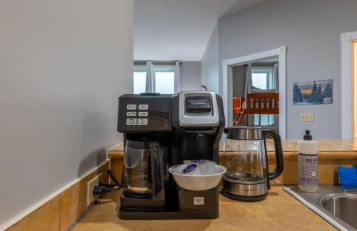 Snowshoe Village Ski-in - Ski-out Condo w Hot Tub - Foto 36