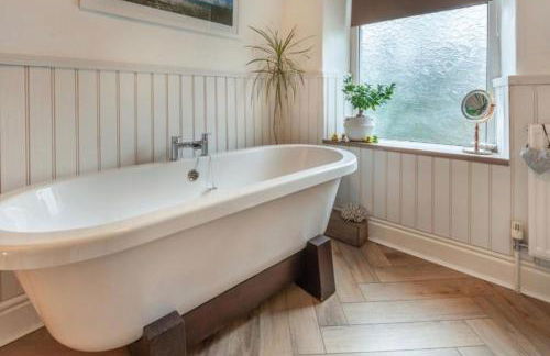 Labernum Cottage, Ingleton Village, Yorkshire Dales National Park, Famous Three Peaks, Near The Lake District, Pets Are Welcome, Direct Parking in front of the Cottage & Guest Parking - Foto 23