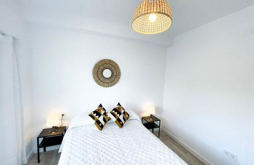 NUEVO, primera linea de playa, con piscina y vistas al mar - Foto 35