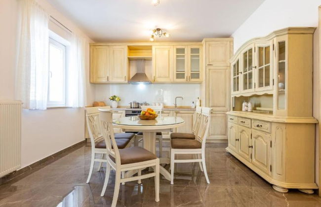 Peaceful Murvica Villa Pool, Garden, and Modern Comfort - Photo 8