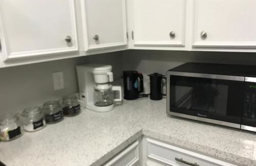 Modern Designer Townhouse 2Br Ideal for Long Stays! - Foto 8