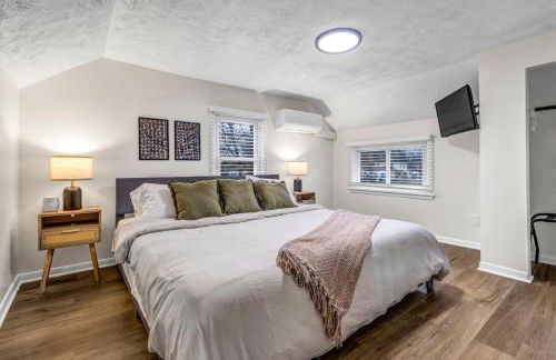 New Renovated 1BR with King Modern Comfort - Foto 23