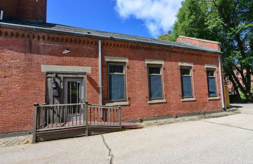 Jennifer's Historic Riverfront Loft Private Patio - Foto 36