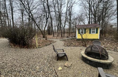 Maplewood Cottages 2 - Photo 9