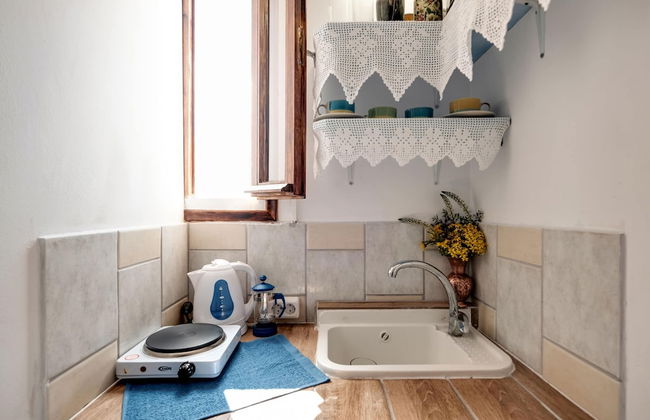 Astra Holiday Home in Aegina Island With Gorgeous Sunset Views - Photo 9