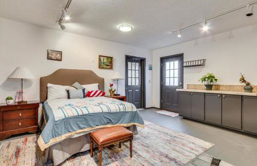 5 Mi to Hillsboro Vintage-Style Home with Fire Pit - Foto 13