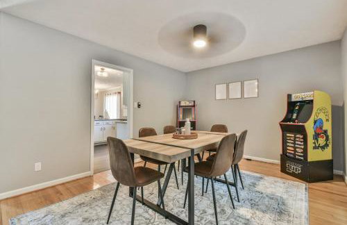 Spacious Home with 3 King Beds, Arcades and 86 inch TV - Foto 3