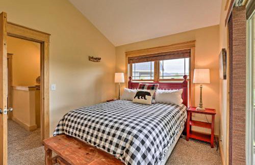 Fish, Hike and Ski Riverfront Granby Cabin! - Foto 10