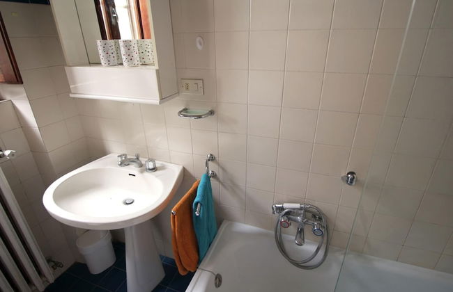 Cottage With Swimming Pool - Photo 14