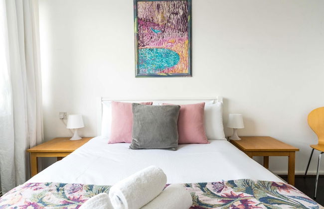 A Skyhigh Stay for 2 in Vauxhall London - Foto 2