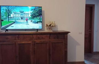 Lisa's lovely house - Photo 8