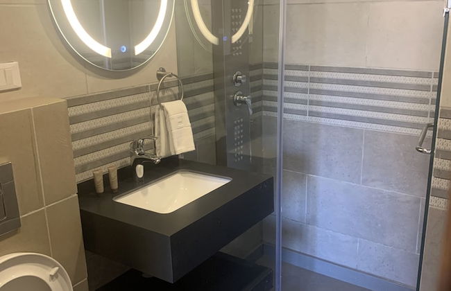 Bliss 3000 Furnished Studios - Photo 37