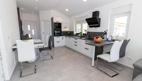 Holiday - Therapy - Foto 3