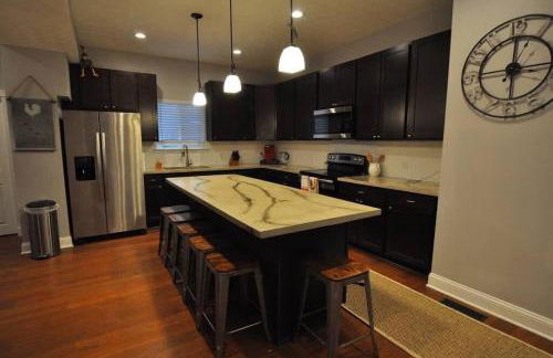 Housepitality - Franklinton Farmhouse- 4 Bedrooms - Foto 1