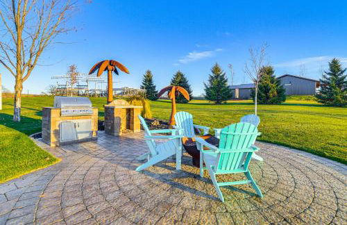 Lakefront Gem Grills and Fire Pit in Dent - Foto 19