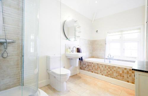 West Lodge - Foto 16