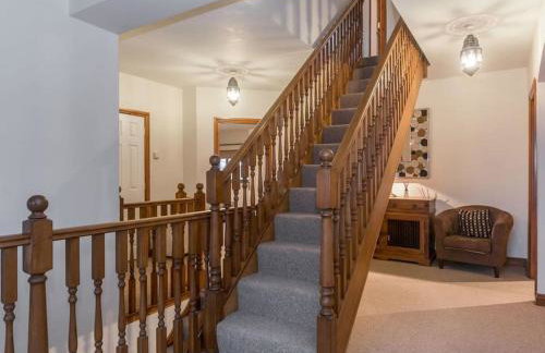 Spacious Home, 6 large bedrooms, full sky package, sleeps 14 - Foto 16