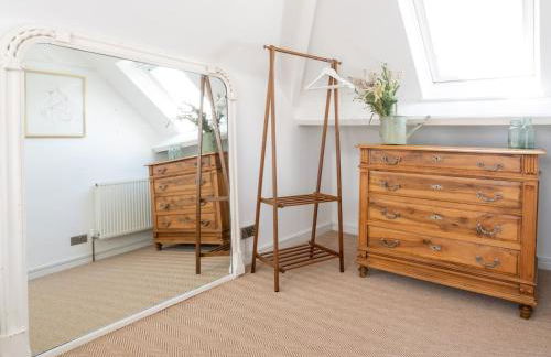 Tranquil cosy apartment in centre of Avening - Pass the Keys - Foto 18