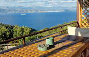 Efi Loutses - Photo 1