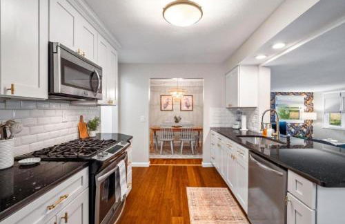 4 Bedroom Pool and Hot Tub Home Near Cleveland - Foto 26