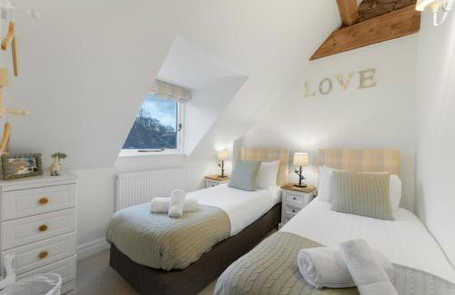 Duckling Cottage - Photo 9