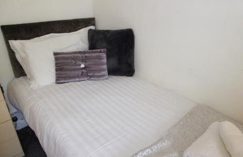 The Shakespeare Lodge - Sleeps up to 12 - 2 HOT TUBS - Foto 30