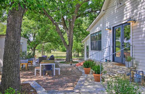 Beautiful Hill Country Cottage - Walk to Downtown! - Foto 36