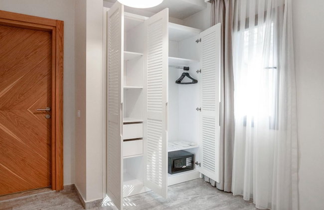 Dorman Suites Hotel - Photo 66