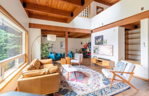 Stylish Deception Pass Retreat with Bay Views - Foto 5