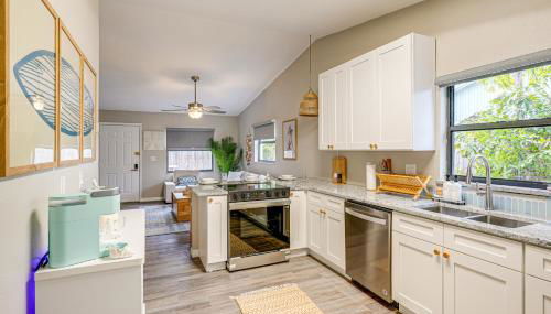 Dtwn Palm Harbor Condo Walk to Water! - Photo 2