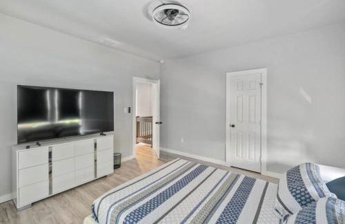 Gorgeous 6BR Sleeps 18 w Hot Tub - Foto 40