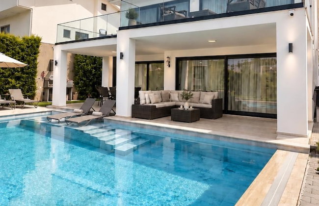 Luxury 4-bed Villa With Private Pool and Jacuzzi - Foto 43