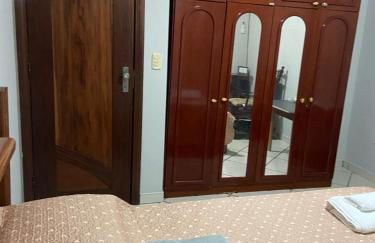 1 suíte cama king, 2 quartos com camas casal, 1 garagem, próx Basílica - Photo 38