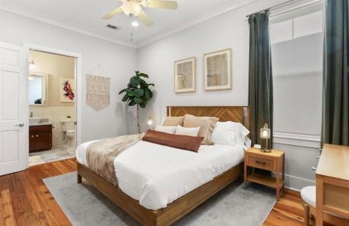 Upscale 3 Bed 2 Bath Private Home in Uptown New Orleans! Close to Magazine Street, Universities, & French Quarter - Photo 4