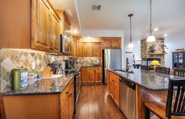 Seven Springs 4 BR Premium Condo, Deck with Views by RedAwning - Photo 8