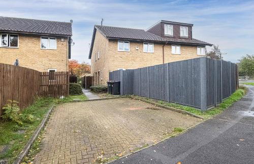 MK 2-Bedroom Contractor's Gem, 5 beds, sleeps 6, free parking - Foto 63