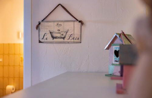 Charmante Wohnung -Altes Kino- 2SZ-2Bad-Terrasse-Netflix - Foto 26