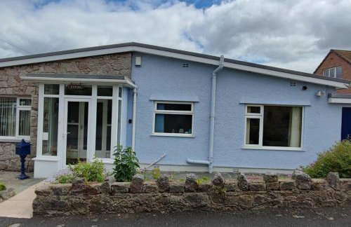 Benllech Sea View bungalow, Dog Friendly sleeps 6 - Foto 12