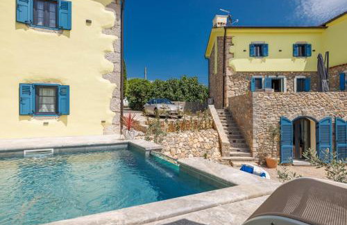 Villa Melary with Pool and Jacuzzi - Photo 30