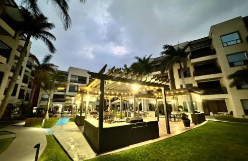 Luxury Condo with Pool and Jacuzzi - Photo 6