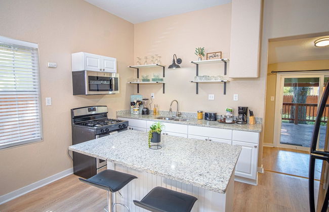 3 Br/1 BA Remodeled Home Near Downtown - Photo 10