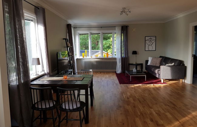 Lovely Spacious Apartment centerally - Photo 1